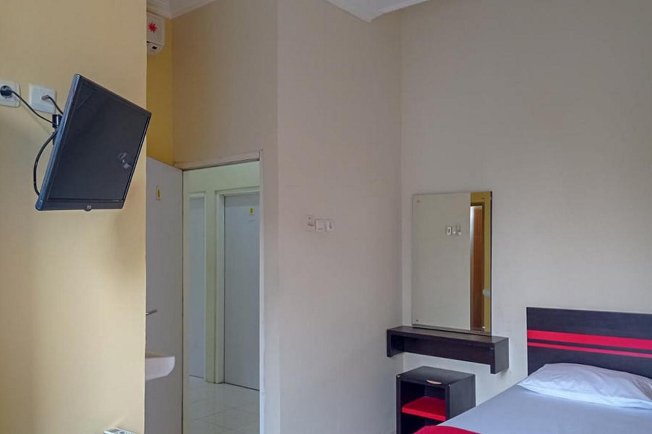 Rama Shinta Homestay Near Gembiral Loka Zoo Redpartner Yogyakarta Exterior photo