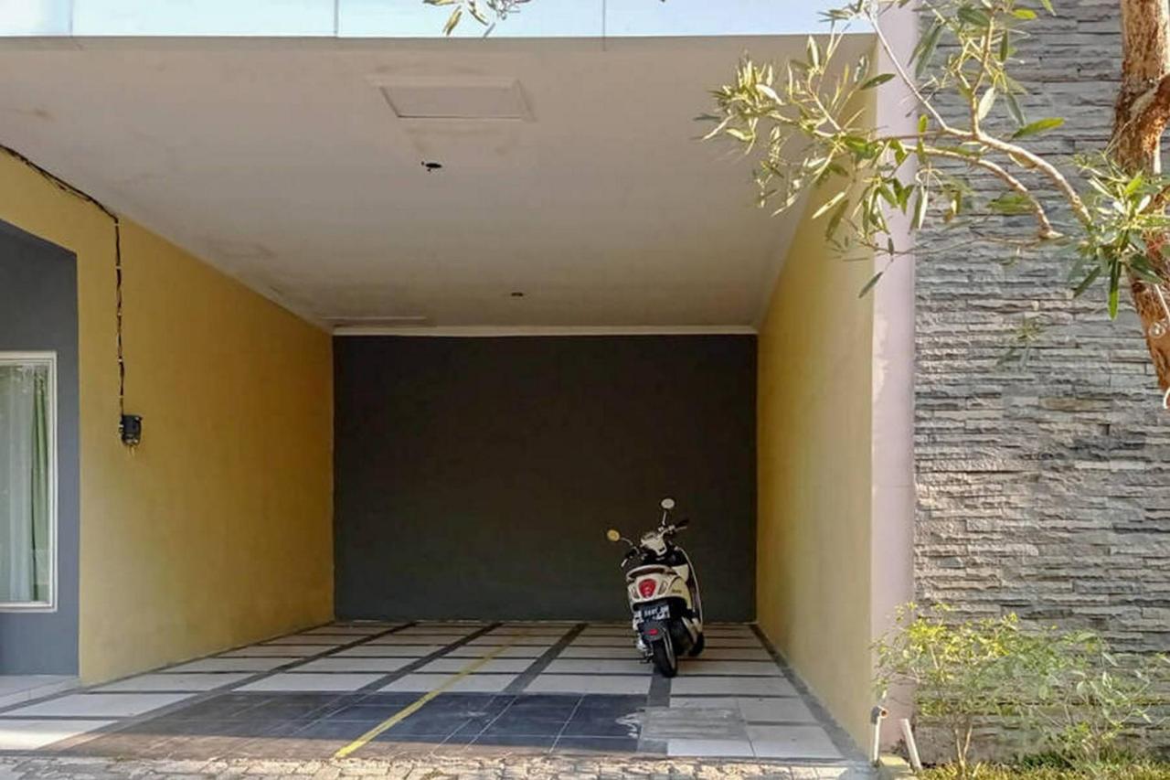 Rama Shinta Homestay Near Gembiral Loka Zoo Redpartner Yogyakarta Exterior photo
