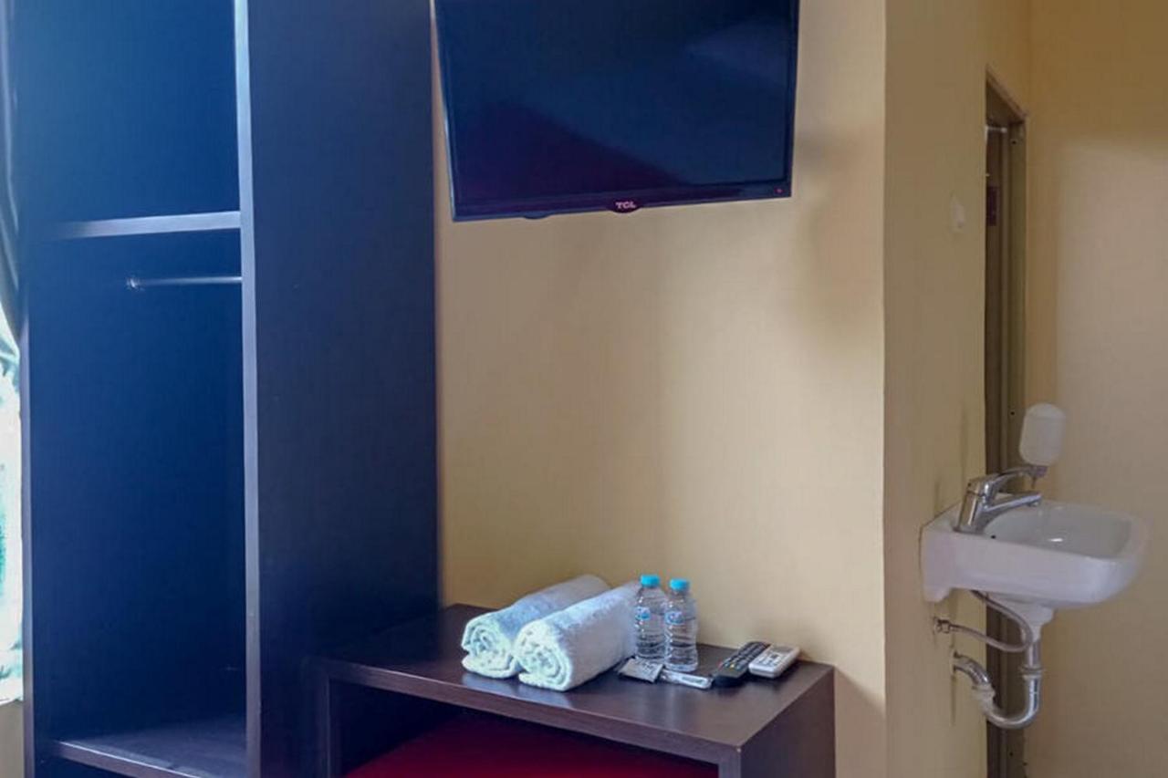 Rama Shinta Homestay Near Gembiral Loka Zoo Redpartner Yogyakarta Exterior photo