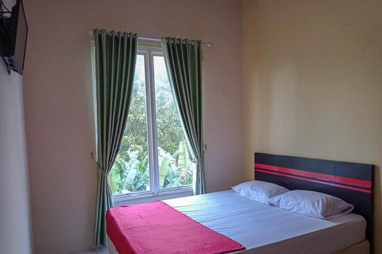 Rama Shinta Homestay Near Gembiral Loka Zoo Redpartner Yogyakarta Exterior photo
